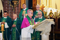 Uroczysta Msza św. na zakończenie posługi proboszcza ks. prałata Aleksandra Ziejewskiego.