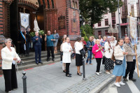 Dzień fatimski. O godz. 18:00 odbyła się Msza św. z nowenną do Matki Bożej. Po jej zakończeniu procesja fatimska ulicami Szczecina. Modlitwie przewodniczył ks. Maciej Czaczyk.