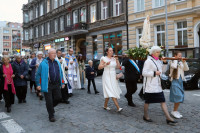 Dzień fatimski. O godz. 18:00 odbyła się Msza św. z nowenną do Matki Bożej. Po jej zakończeniu procesja fatimska ulicami Szczecina. Modlitwie przewodniczył ks. Maciej Czaczyk.