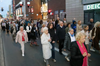 Dzień fatimski. O godz. 18:00 odbyła się Msza św. z nowenną do Matki Bożej. Po jej zakończeniu procesja fatimska ulicami Szczecina. Modlitwie przewodniczył ks. Maciej Czaczyk.