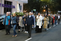 Dzień fatimski. O godz. 18:00 odbyła się Msza św. z nowenną do Matki Bożej. Po jej zakończeniu procesja fatimska ulicami Szczecina. Modlitwie przewodniczył ks. Maciej Czaczyk.