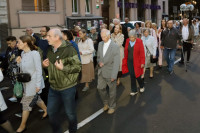 Dzień fatimski. O godz. 18:00 odbyła się Msza św. z nowenną do Matki Bożej. Po jej zakończeniu procesja fatimska ulicami Szczecina. Modlitwie przewodniczył ks. Maciej Czaczyk.