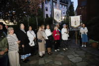 Dzień fatimski. O godz. 18:00 odbyła się Msza św. z nowenną do Matki Bożej. Po jej zakończeniu procesja fatimska ulicami Szczecina. Modlitwie przewodniczył ks. Maciej Czaczyk.